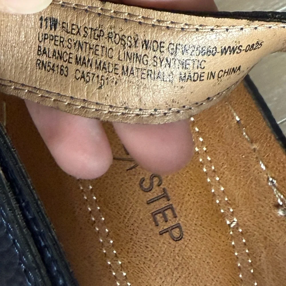 Flex Step|Navy Blue Sandals with Tan Accents,double strap faux leather•••NWT,11 - Picture 12 of 13